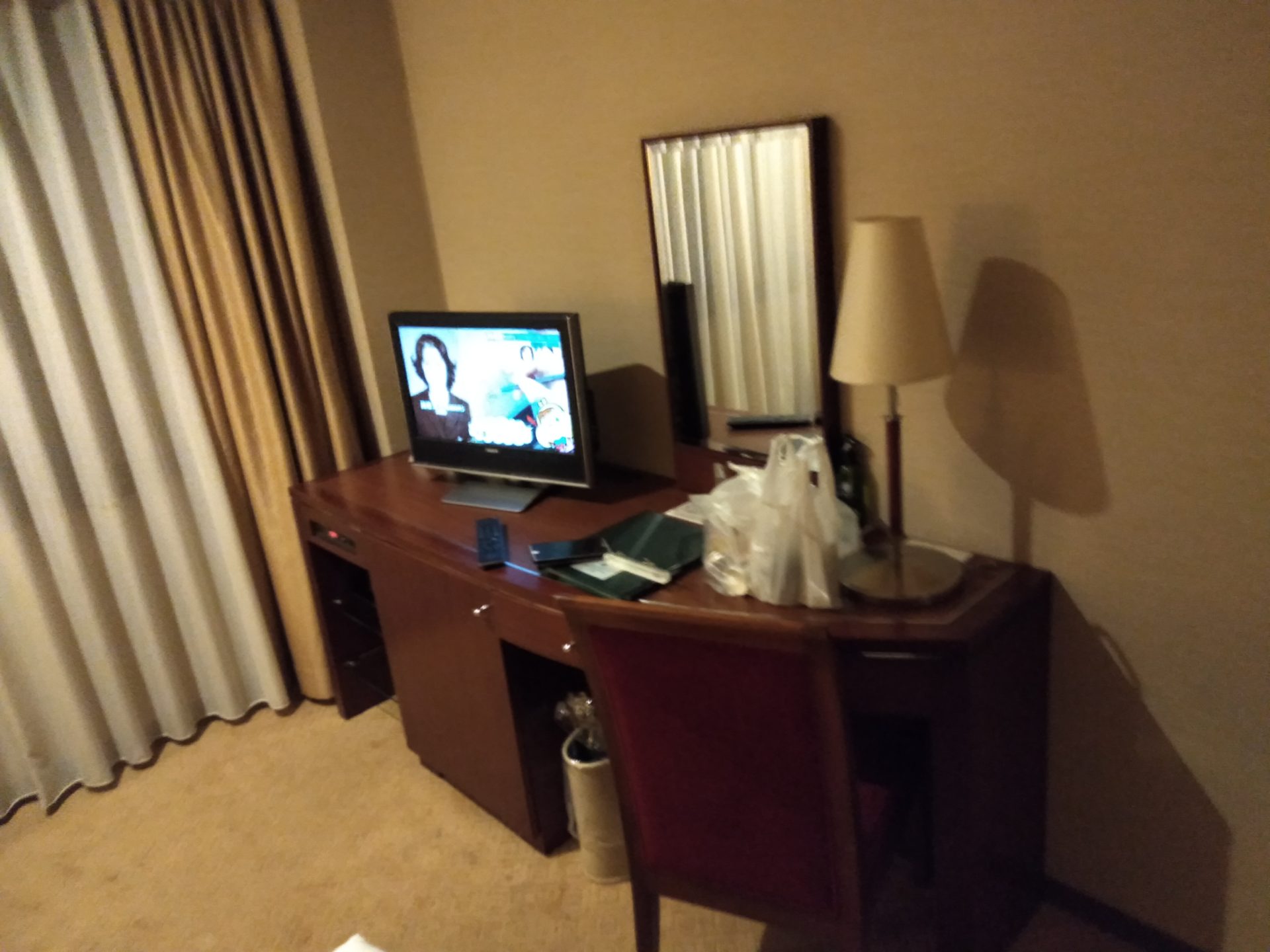 岡山国際ホテル　室内　デスク