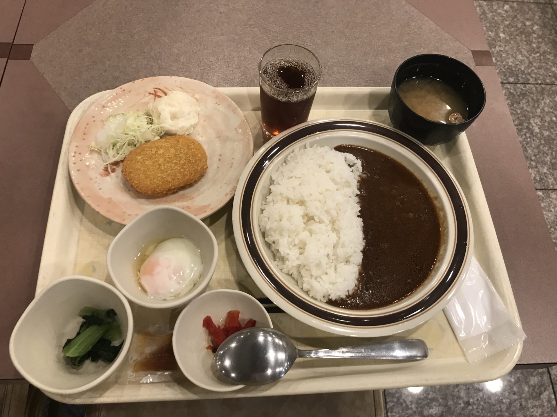 岡山ユニバーサルホテル第二別館　夕食　カレー