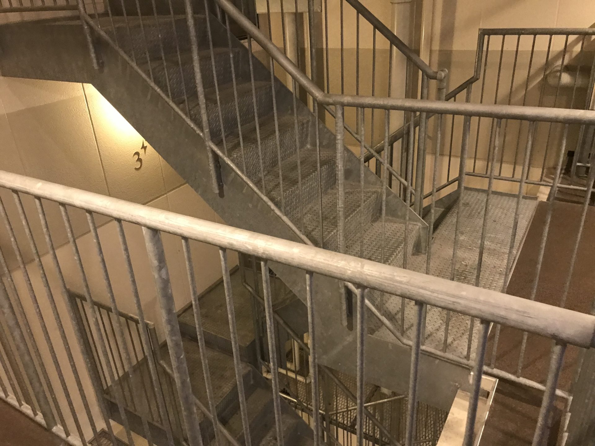 岡山ユニバーサルホテル第二別館　階段