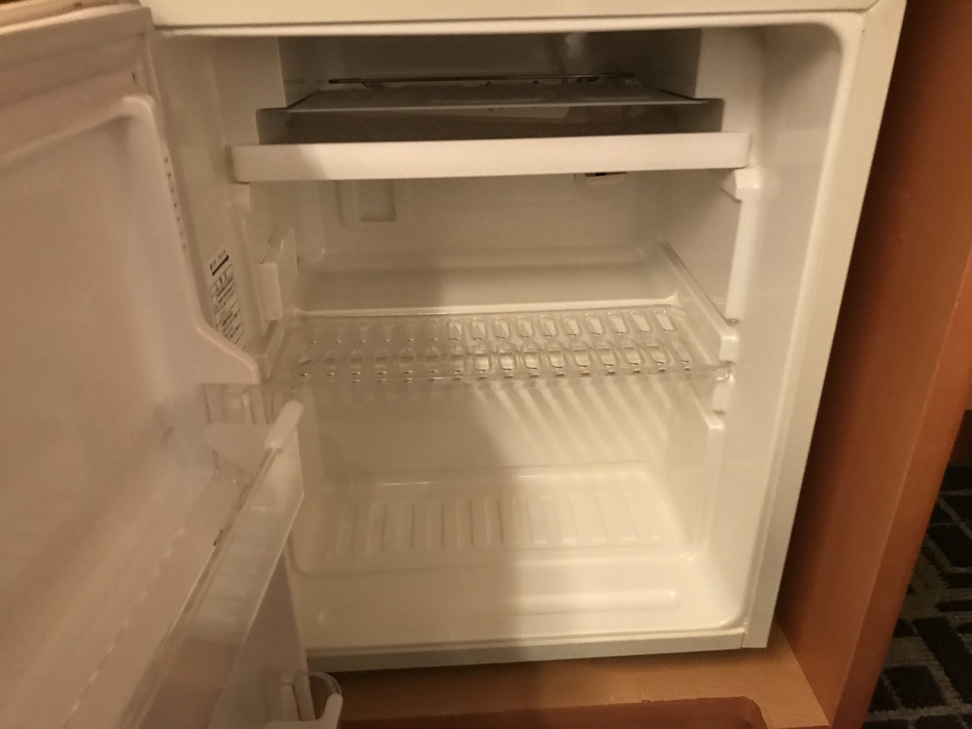 ホテル阪神大阪　室内　設備　冷蔵庫